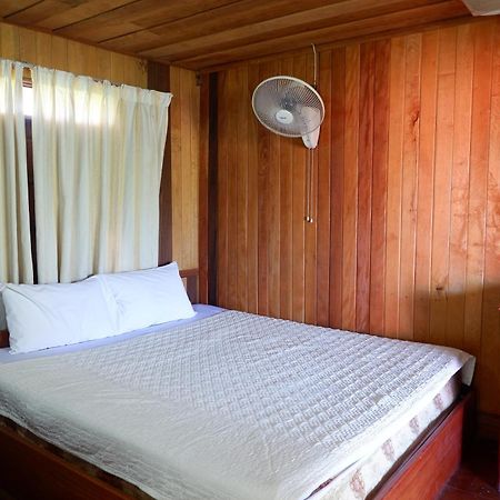 Song Lao Guesthouse Тхакхэк Экстерьер фото