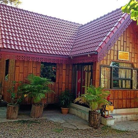 Song Lao Guesthouse Тхакхэк Экстерьер фото