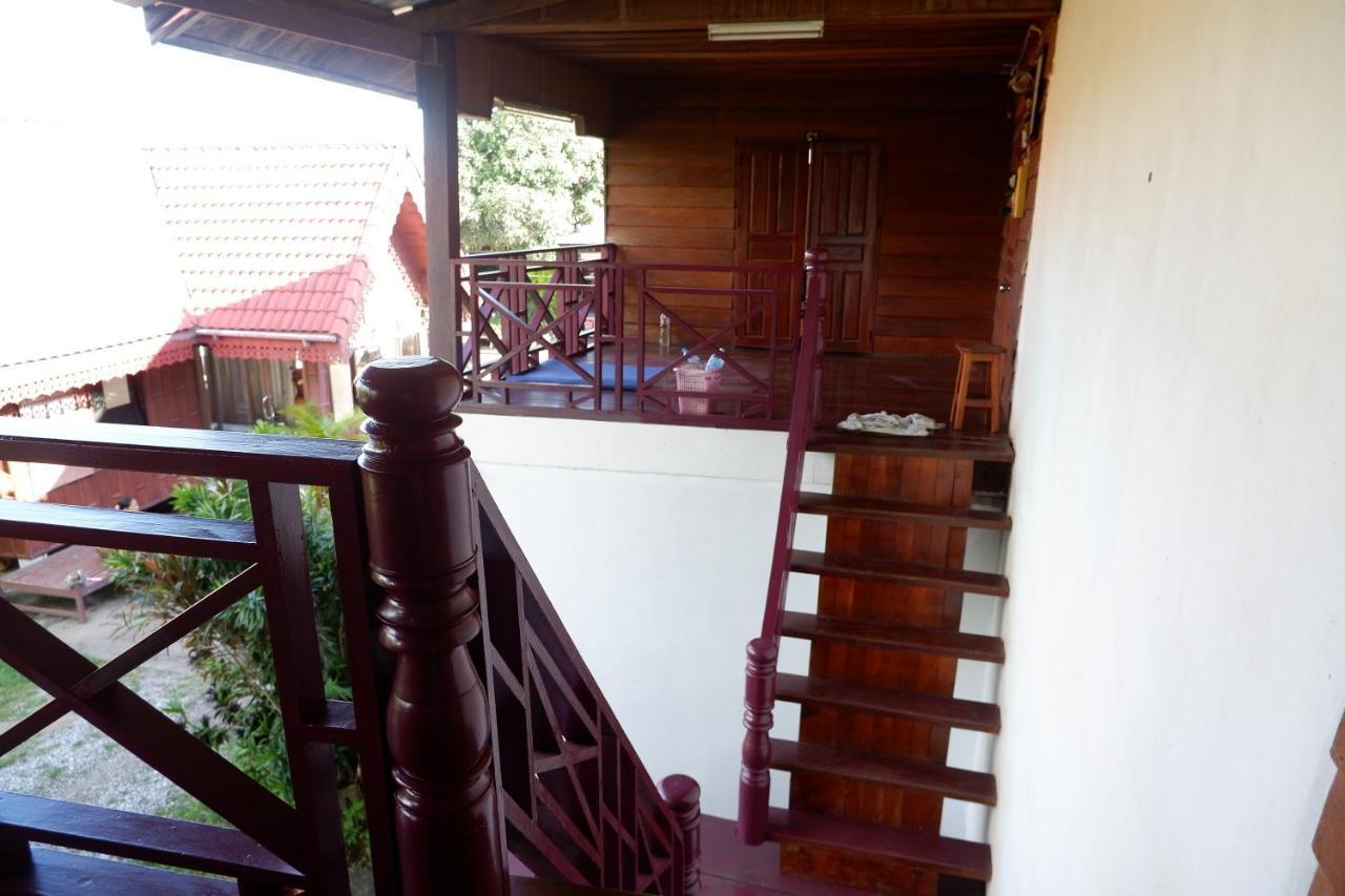 Song Lao Guesthouse Тхакхэк Экстерьер фото