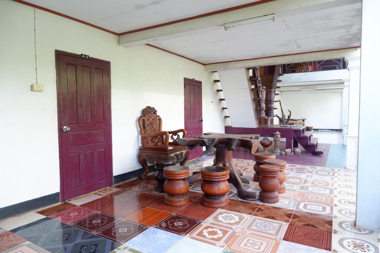 Song Lao Guesthouse Тхакхэк Экстерьер фото