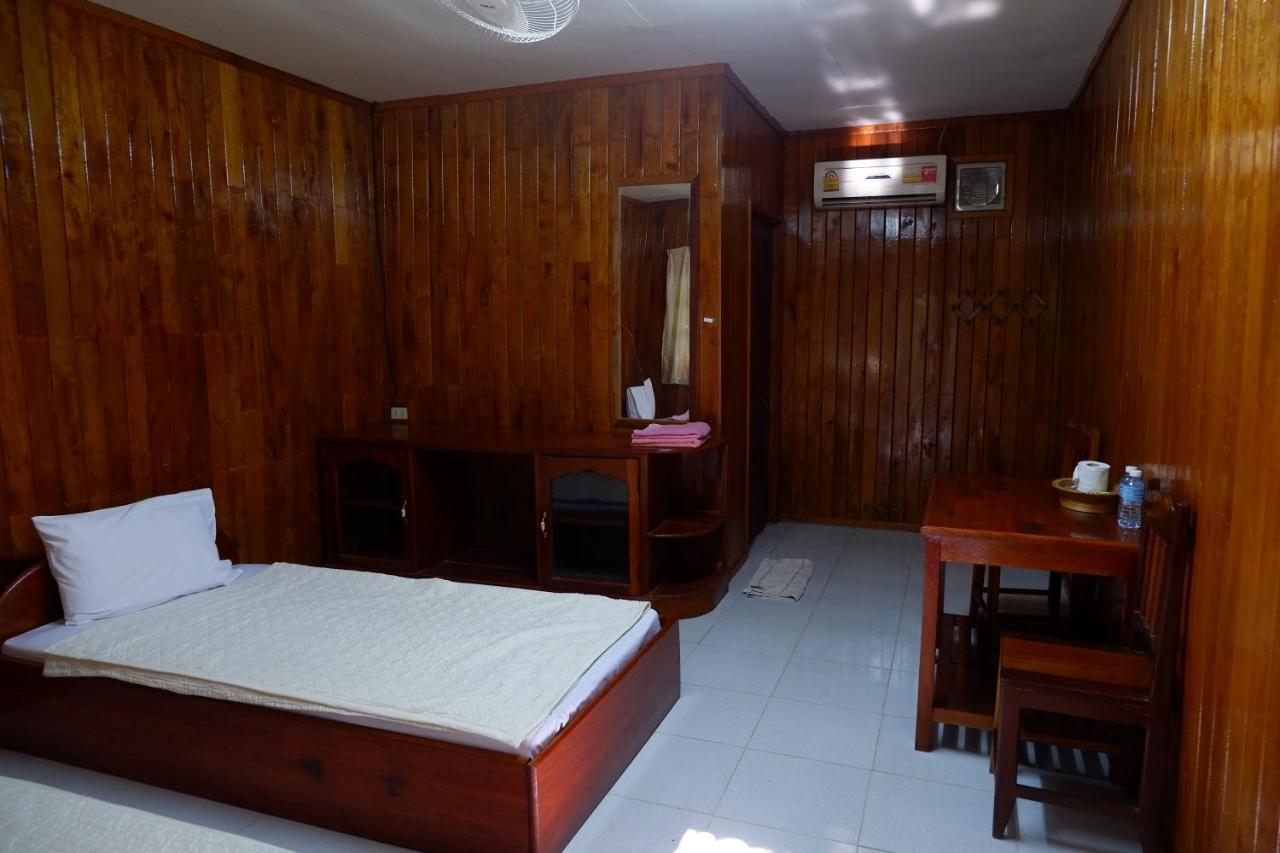 Song Lao Guesthouse Тхакхэк Экстерьер фото