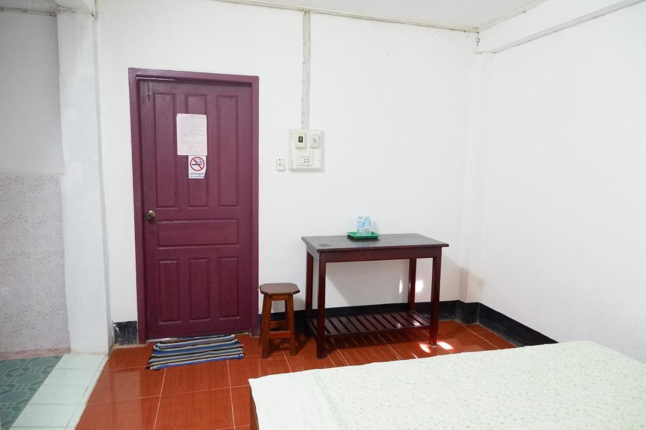 Song Lao Guesthouse Тхакхэк Экстерьер фото