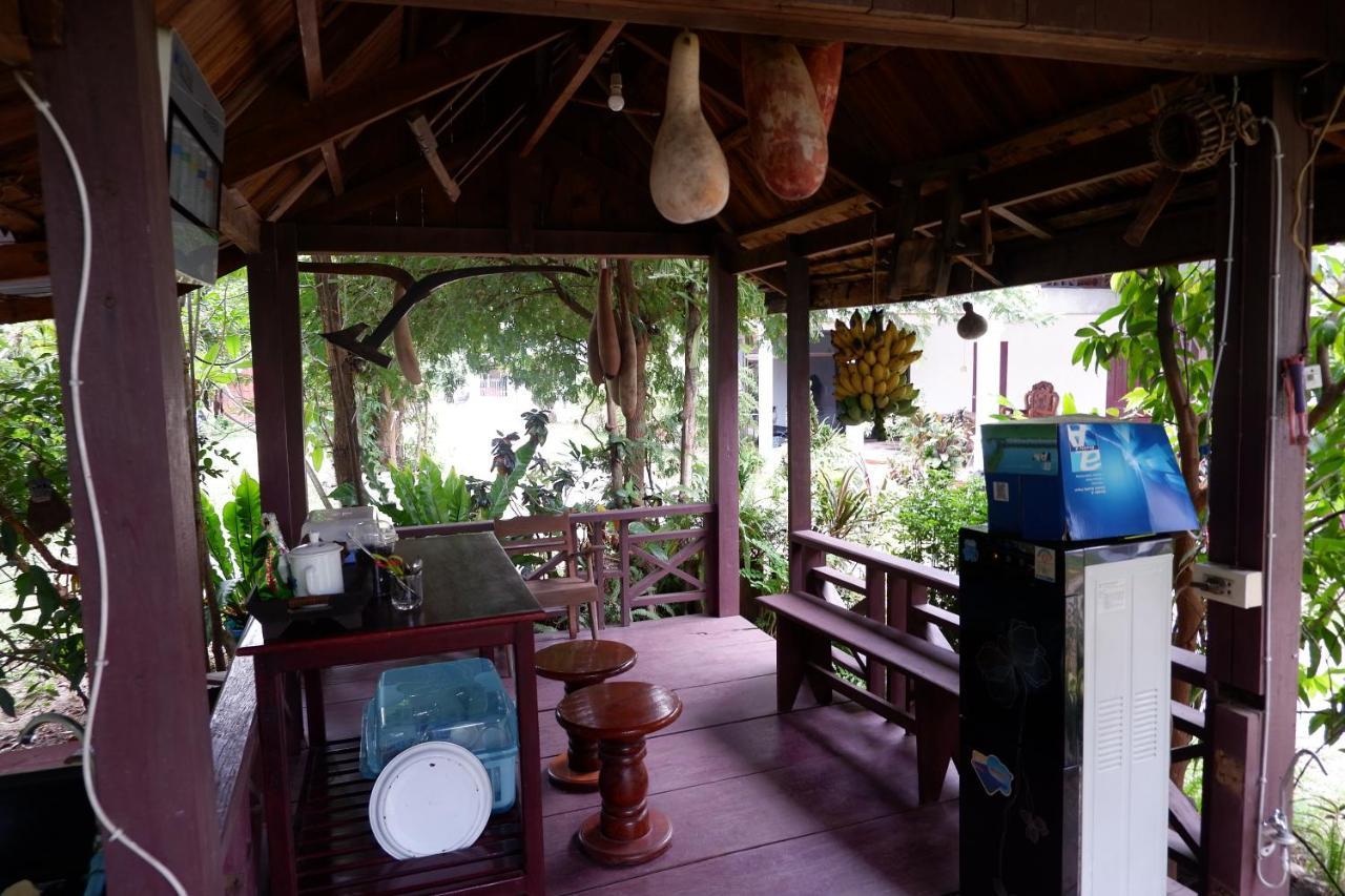 Song Lao Guesthouse Тхакхэк Экстерьер фото