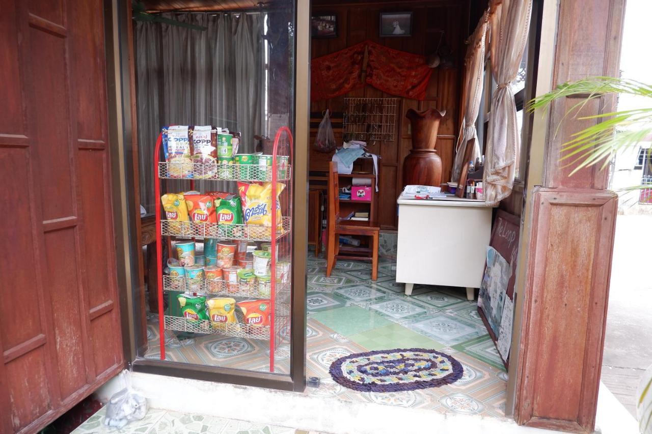 Song Lao Guesthouse Тхакхэк Экстерьер фото