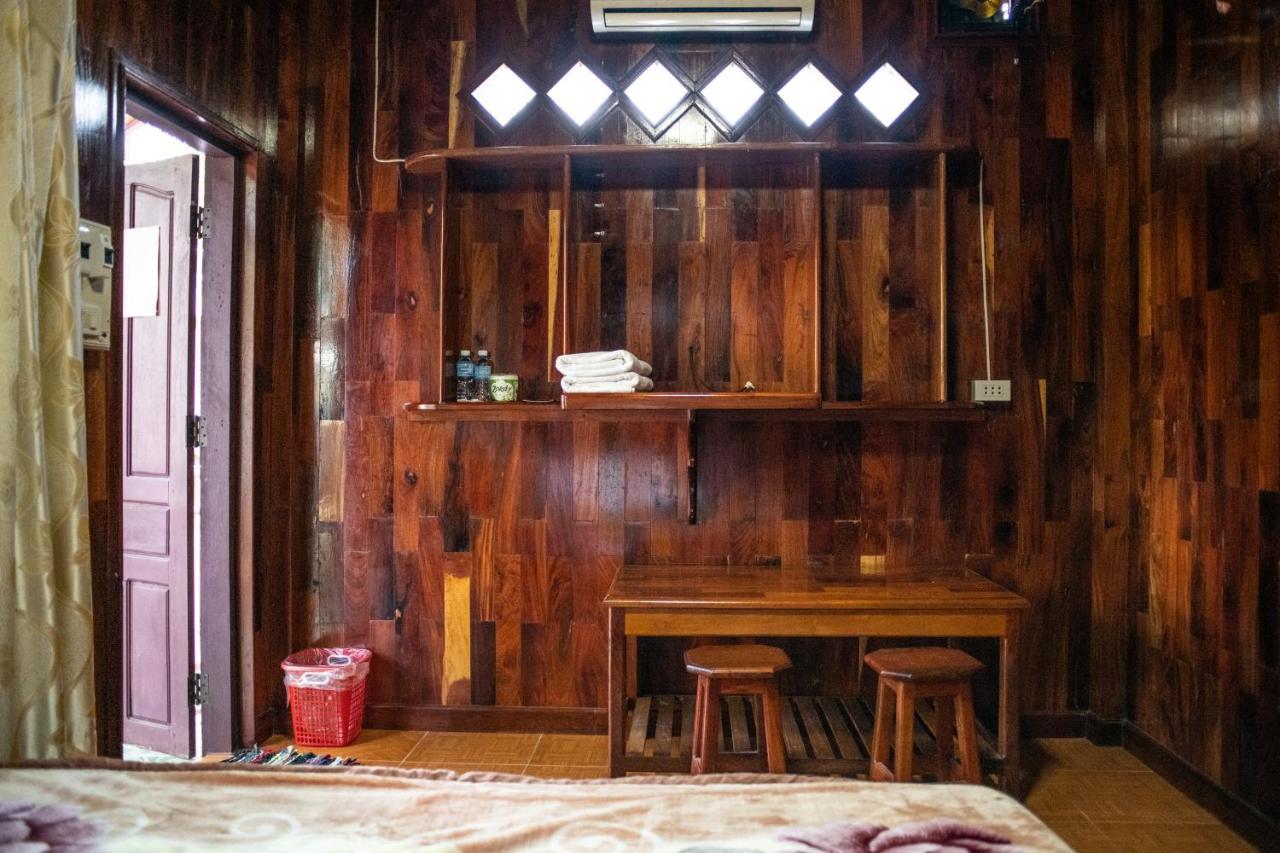 Song Lao Guesthouse Тхакхэк Экстерьер фото
