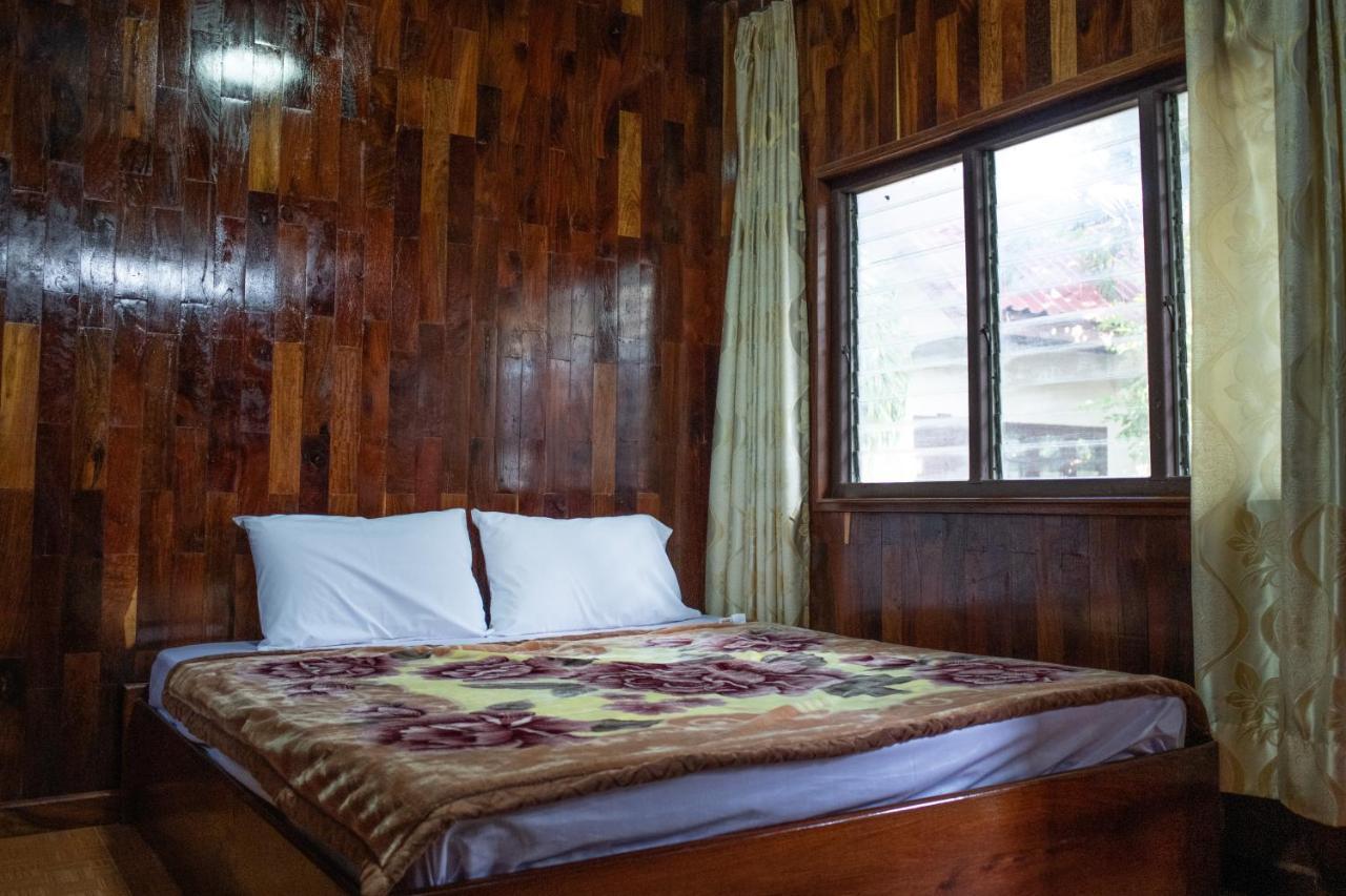 Song Lao Guesthouse Тхакхэк Экстерьер фото