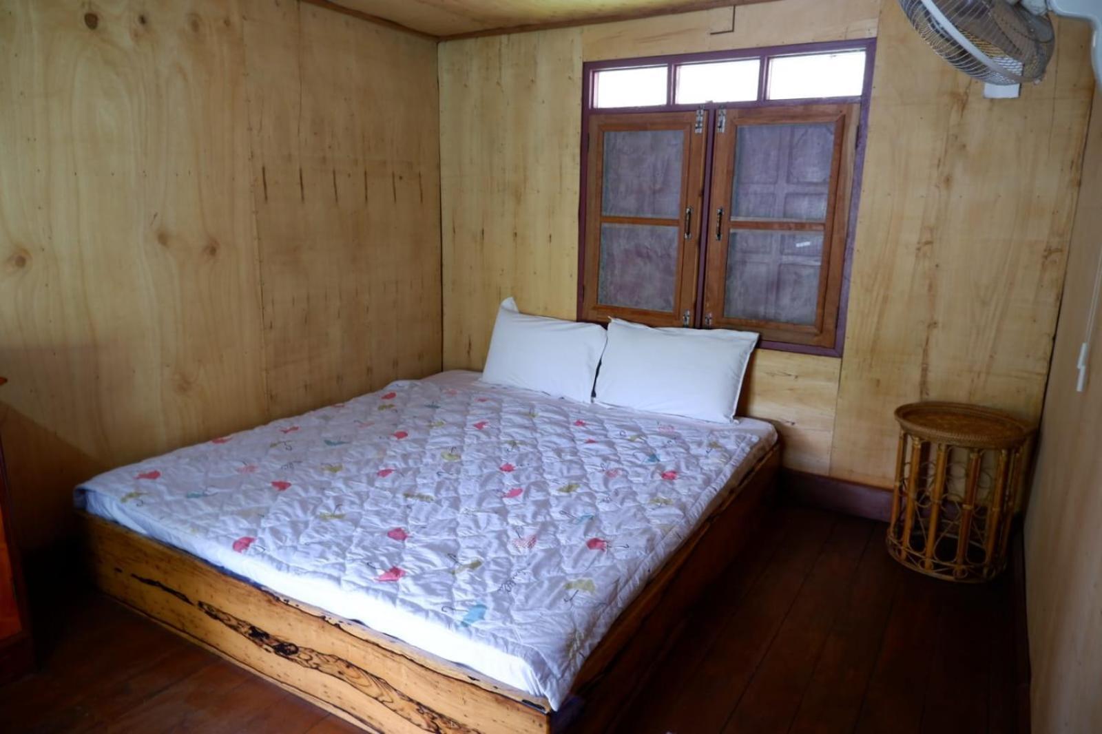 Song Lao Guesthouse Тхакхэк Экстерьер фото