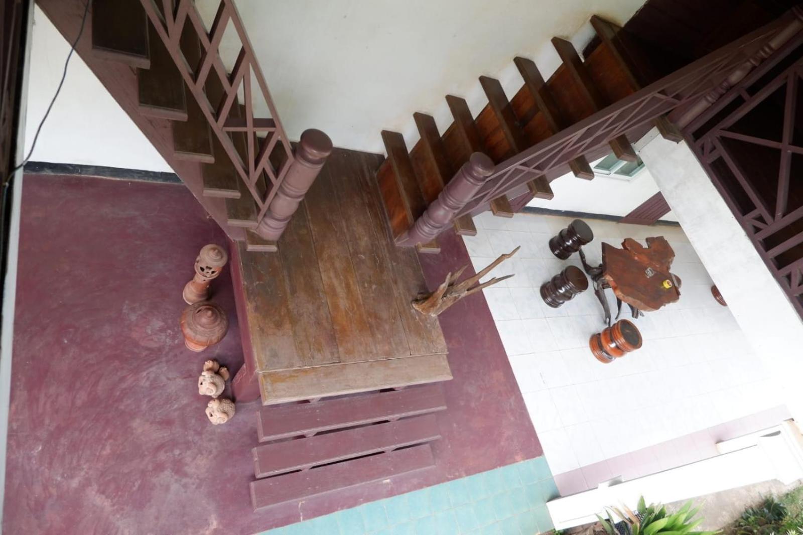 Song Lao Guesthouse Тхакхэк Экстерьер фото