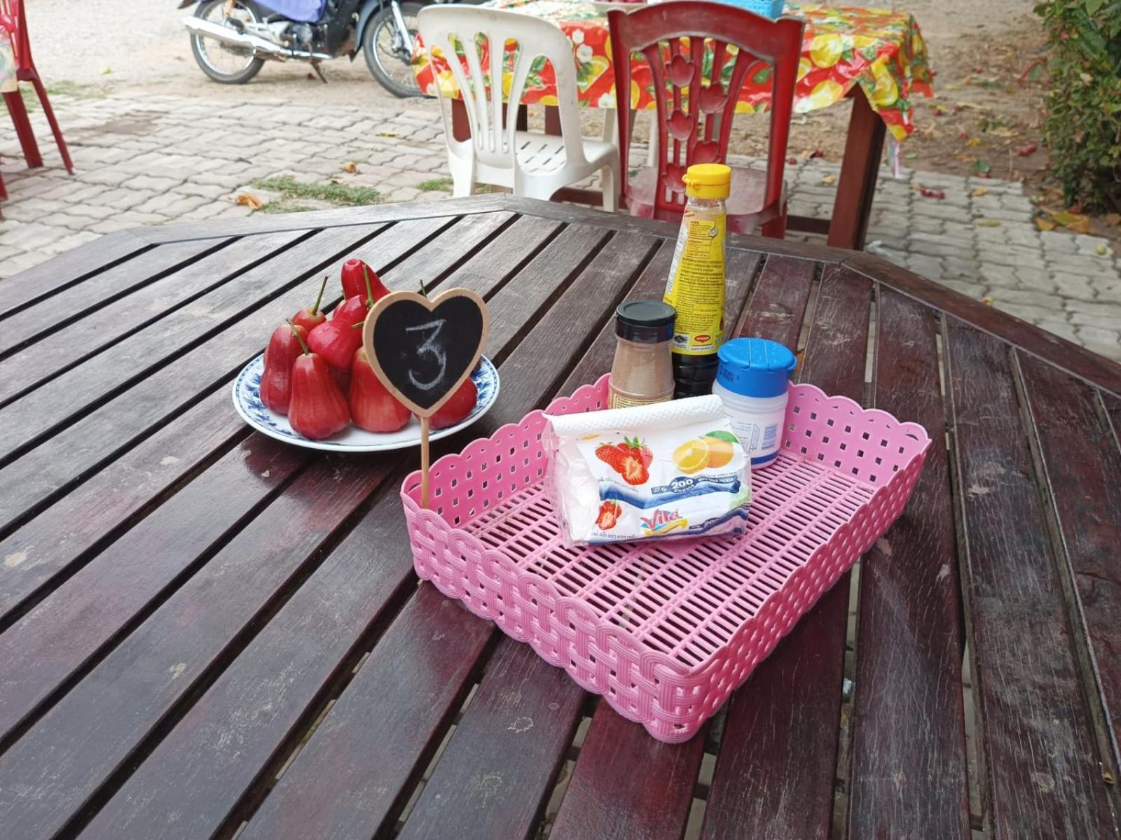 Song Lao Guesthouse Тхакхэк Экстерьер фото