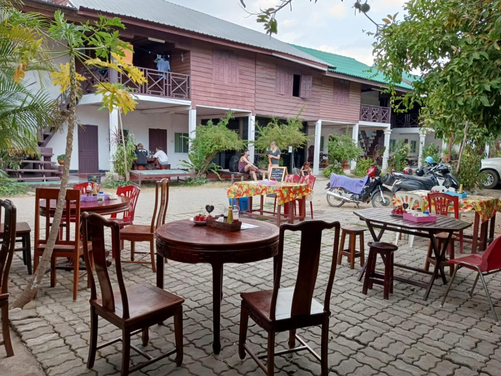 Song Lao Guesthouse Тхакхэк Экстерьер фото