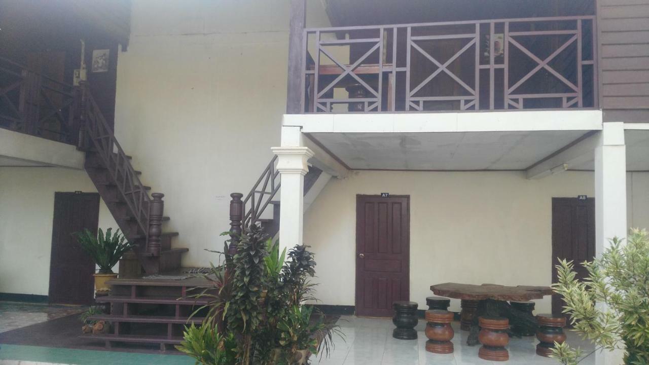 Song Lao Guesthouse Тхакхэк Экстерьер фото