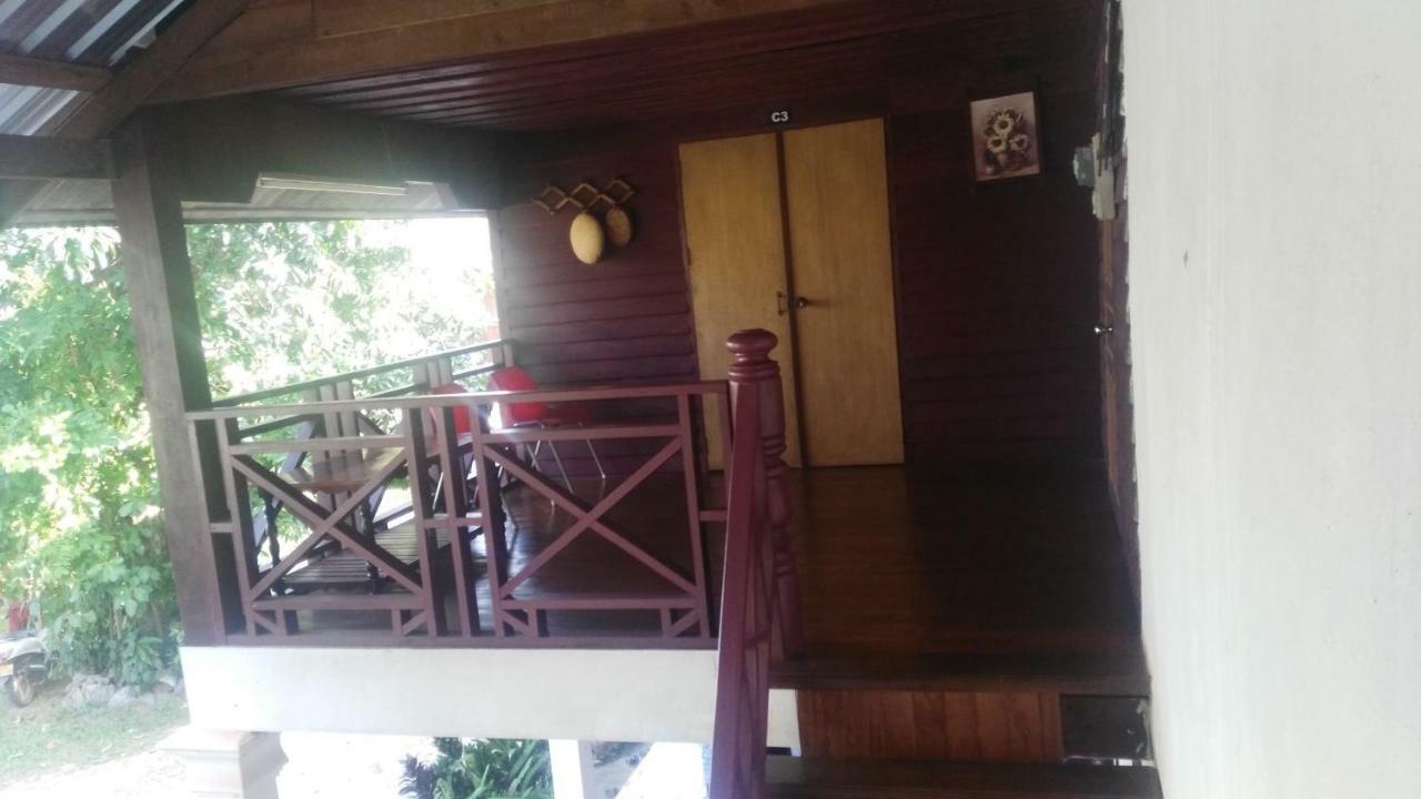 Song Lao Guesthouse Тхакхэк Экстерьер фото