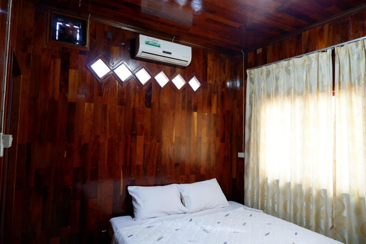 Song Lao Guesthouse Тхакхэк Экстерьер фото